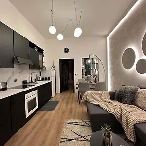 Appartamento La Casa Di Marlu - Gorgeous Flat In Centre, Aeroporto di Catania Fontana Rossa